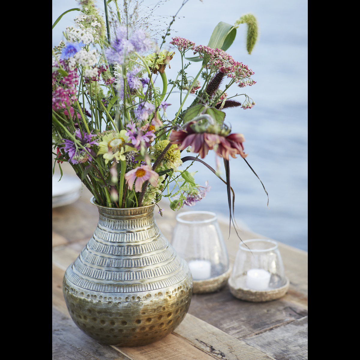 Glass votive w/ jute tray