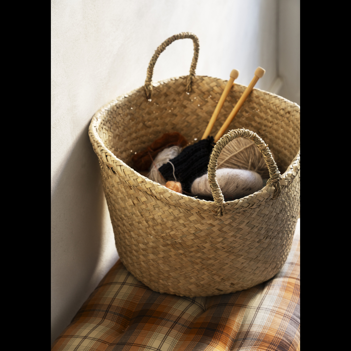 Seagrass basket w/ handles Seagrass basket w/ handles