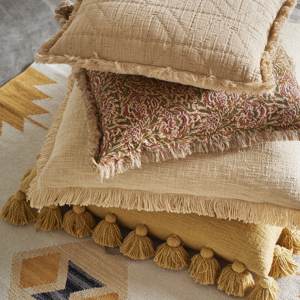 Printed cushion cover w/ fringes