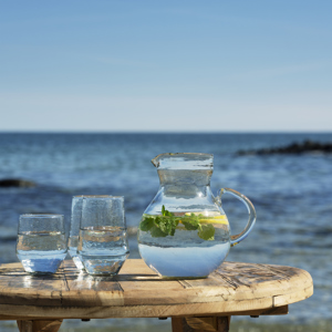 Recycled round dining table
