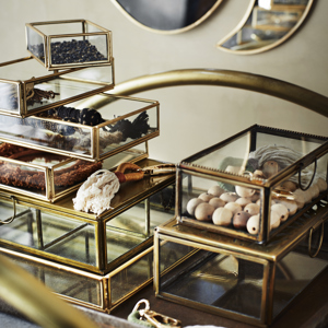 Rectangular glass box