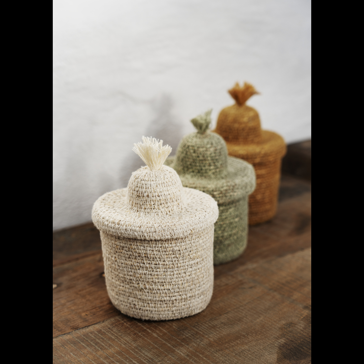 Seagrass basket w/ lid