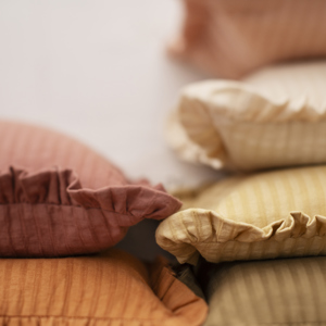 Ruffle cushion cover