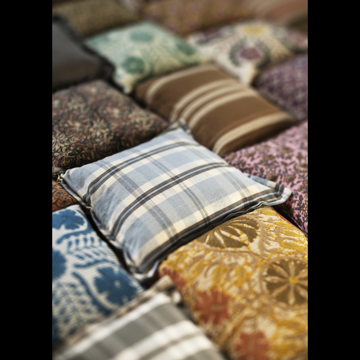 Checked cotton cushion cover