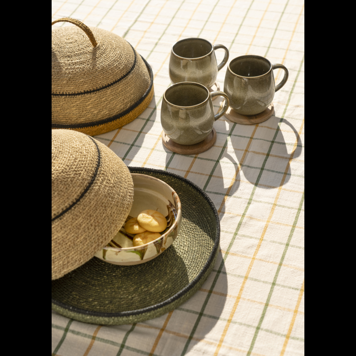 Checked cotton tablecloth