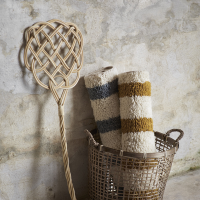 How to Choose the Right Small Living Room Rug Size