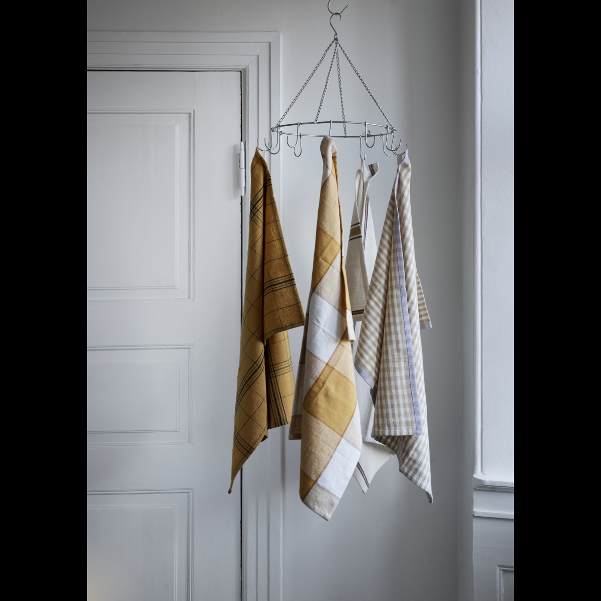 Iron hook hanger