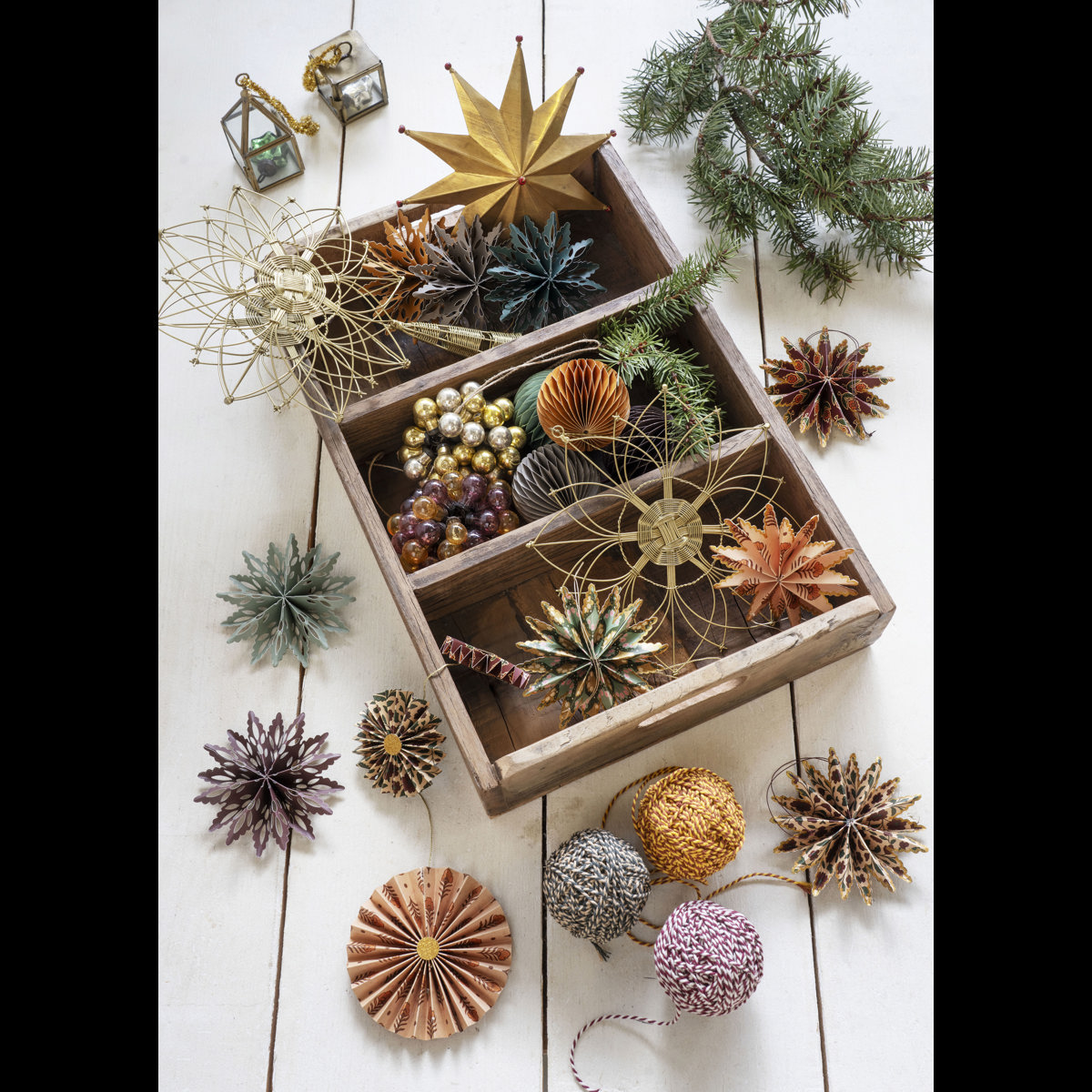 Recycled wooden tray w/ dividers