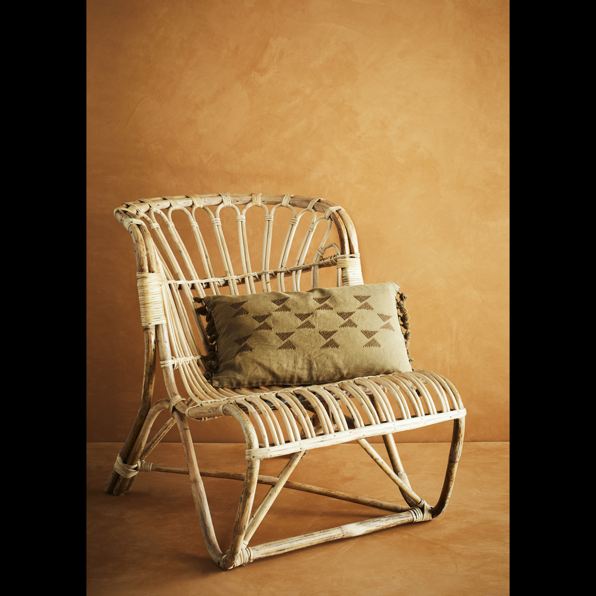 Bamboo lounge chair