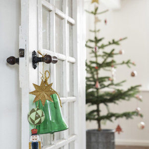 Hanging paper nutcrackers