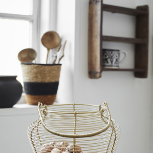 Up-cycled brick mould shelf