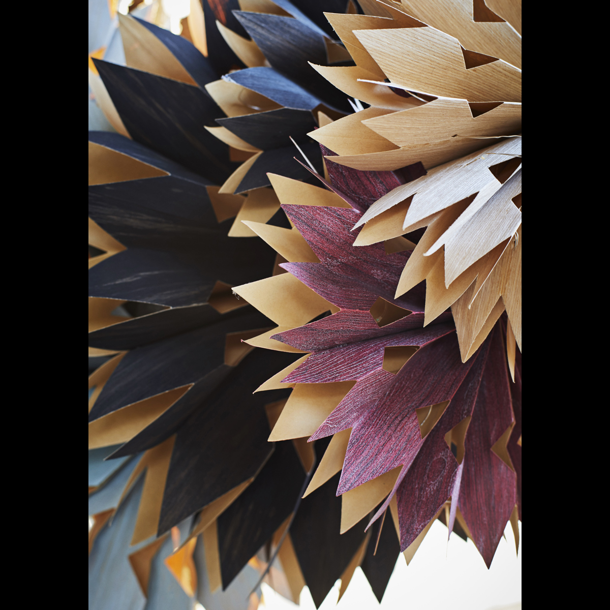 Veneer paper star w/ lights Veneer paper star w/ lights
