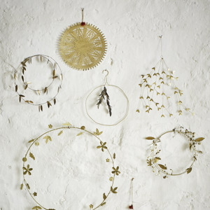 Hanging iron ornament