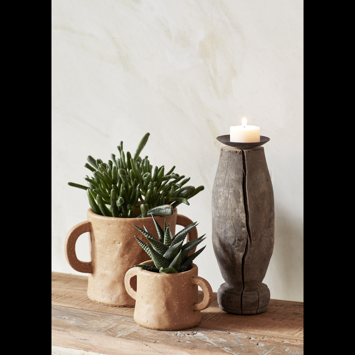 Stoneware flower pot