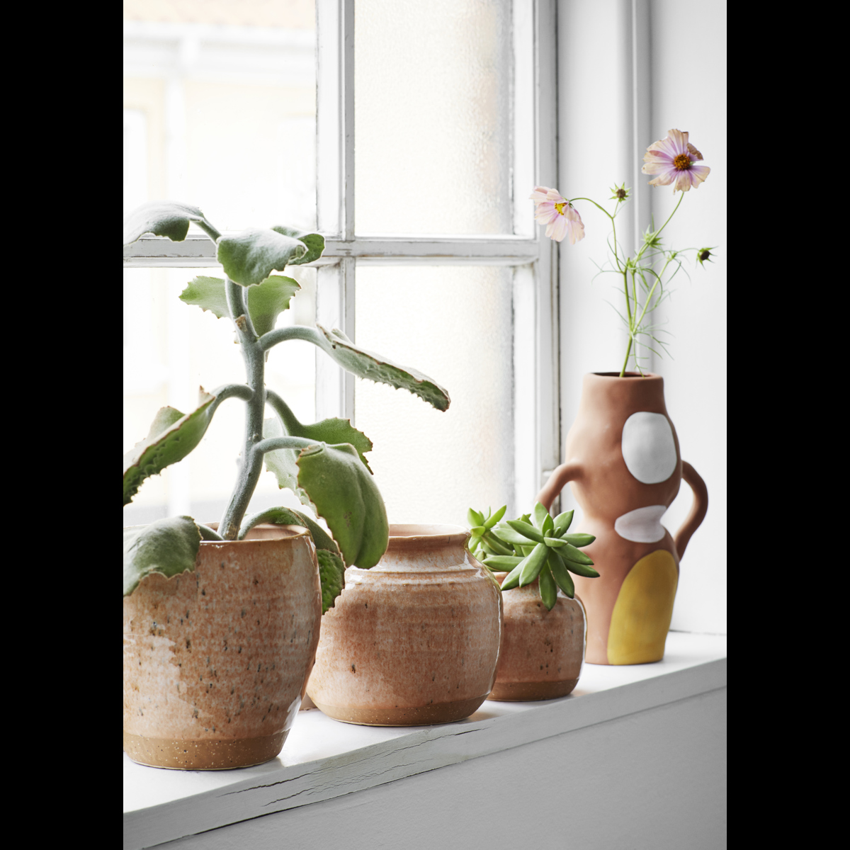 Stoneware flower pot