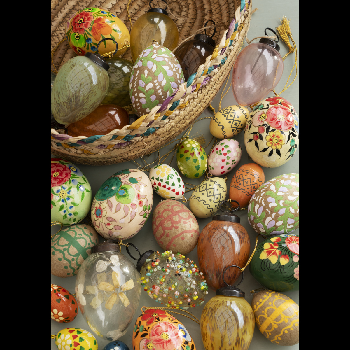 Glass easter egg w/ beads