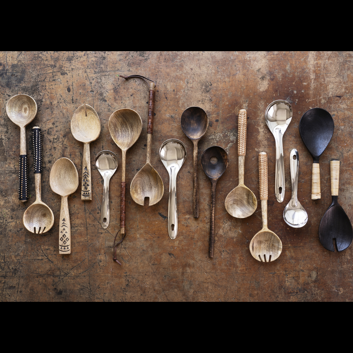 Wooden serving set w/ cane