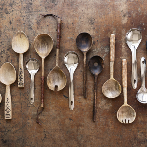 Wooden serving set w/ bamboo