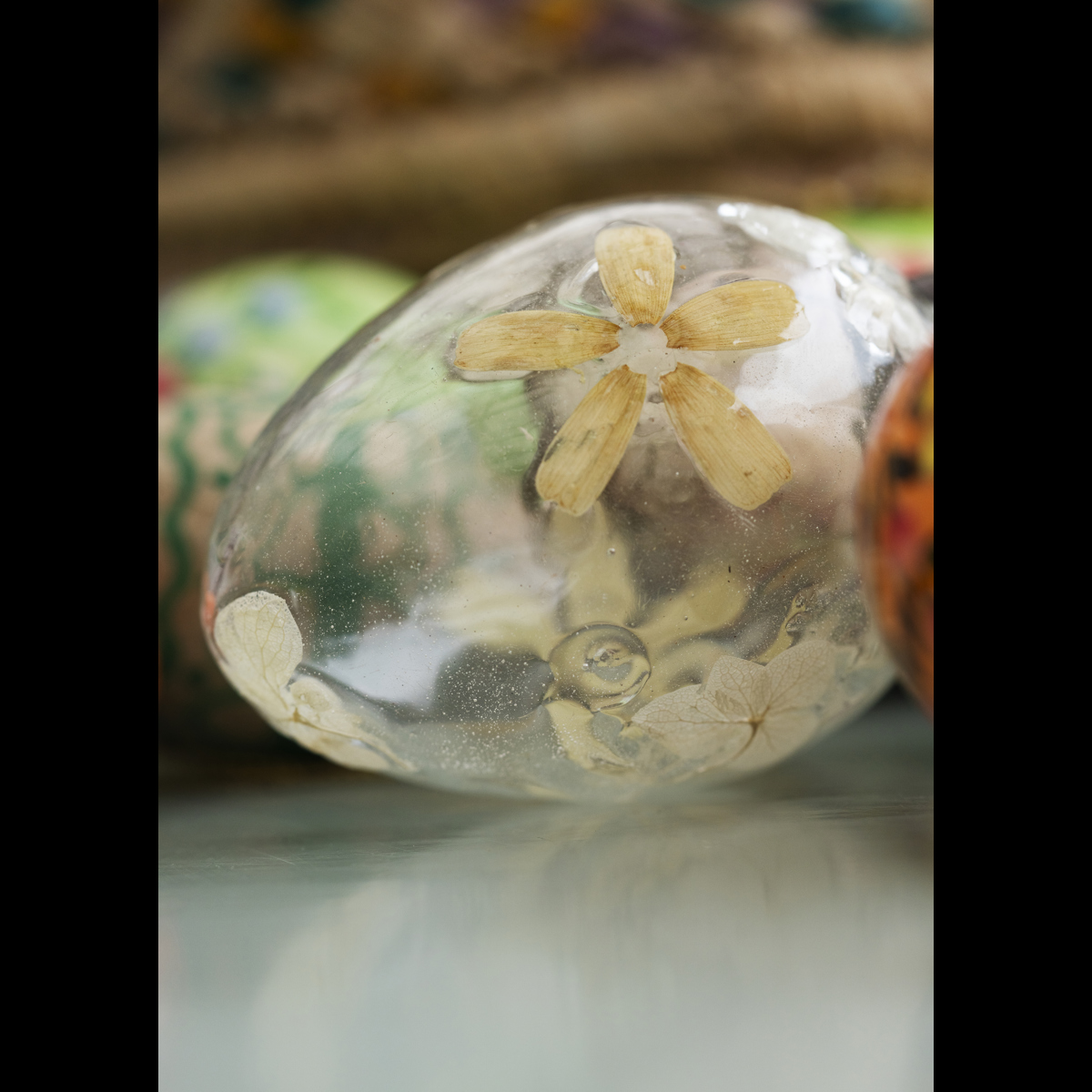 Glass easter egg w/ flowers