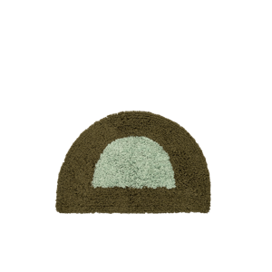Tufted half-round bath mat