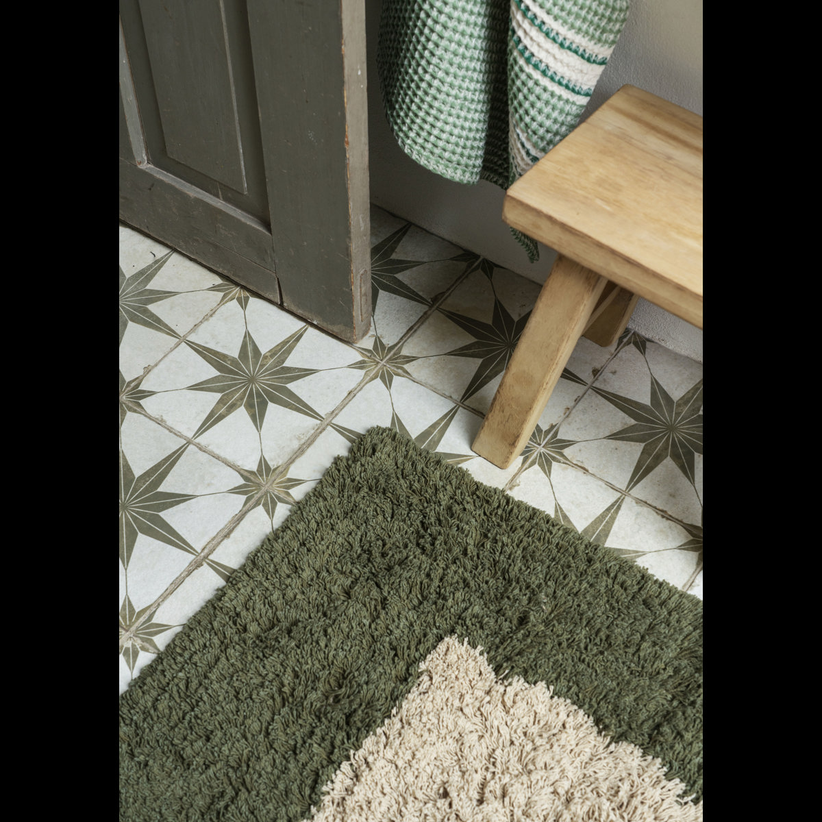 Tufted cotton bath mat
