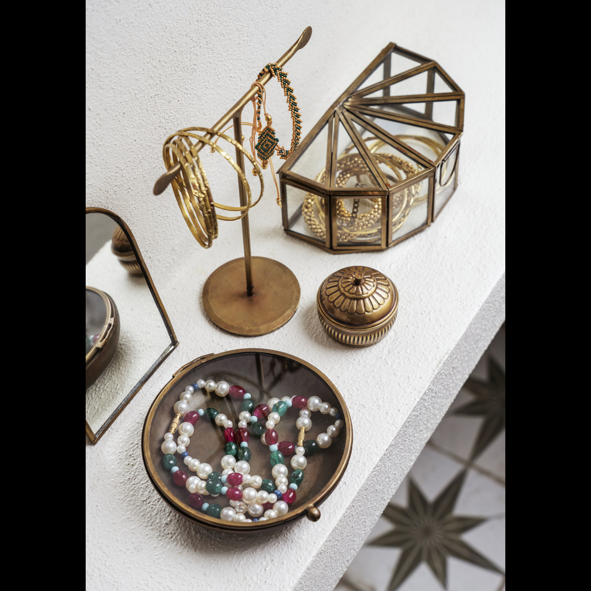 Round glass box