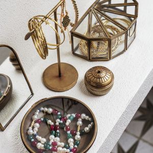 Round glass box