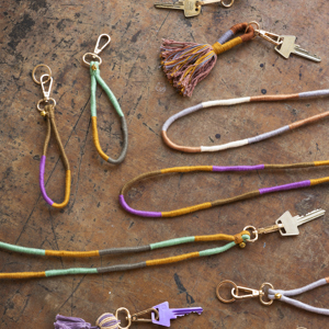 Round key hanger w/ beads