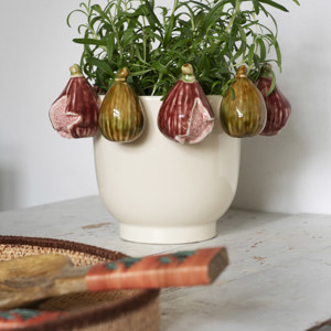 Stoneware flowerpot w/ figs