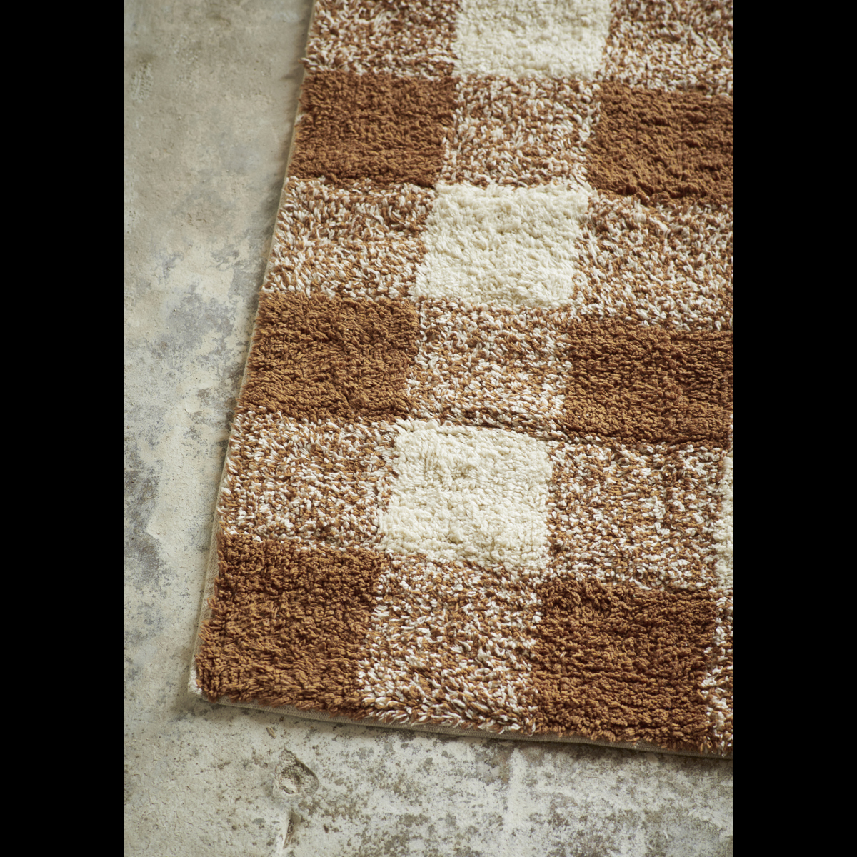 Checked tufted bath mat