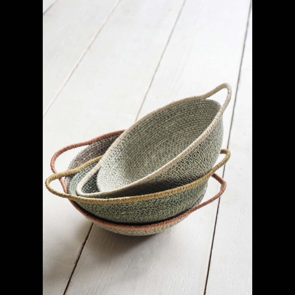Seagrass basket w/ handles