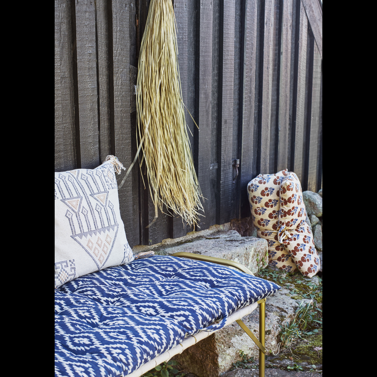 Handwoven cushion cover