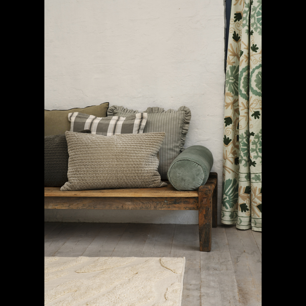 Tufted cotton rug