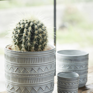 Stoneware flower pots