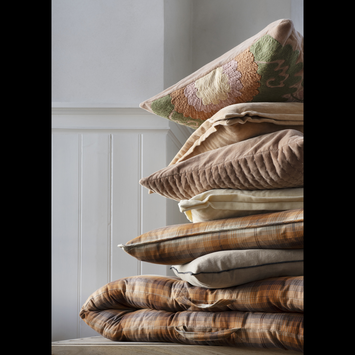 Embroidered velvet cushion cover
