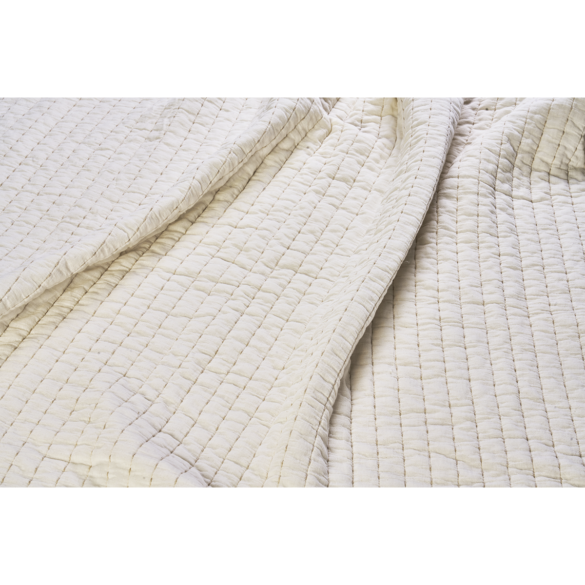 Quilted cotton bed cover