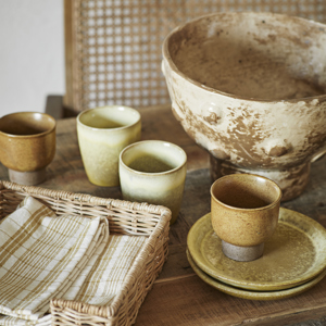 Rattan napkin holder