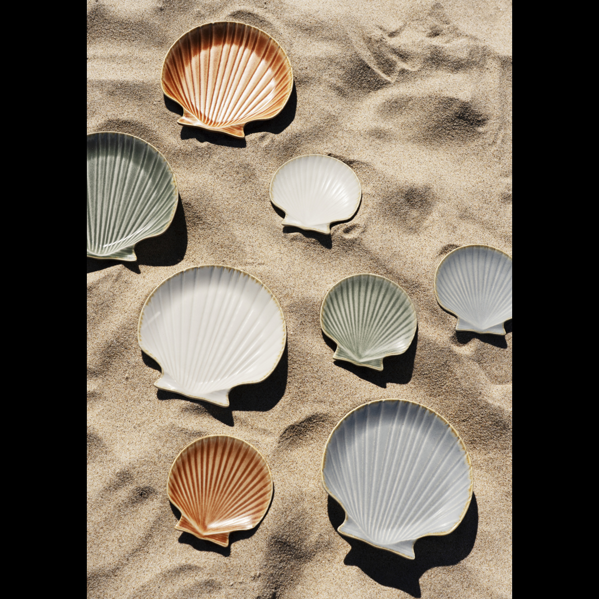 Stoneware sea shell tray