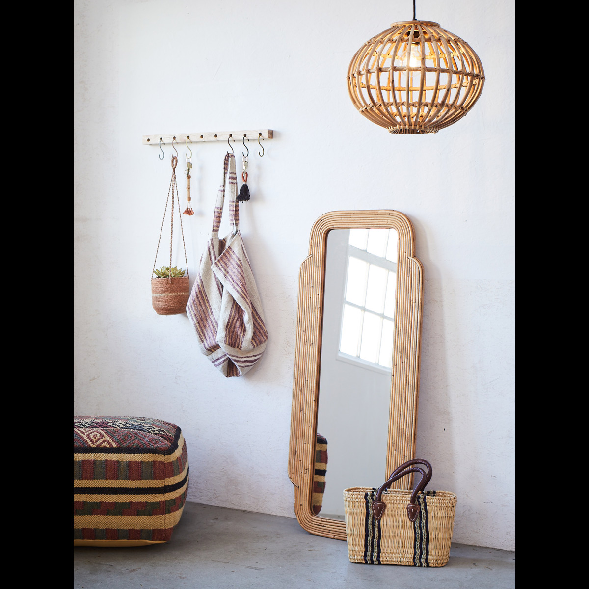 Hanging seagrass baskets