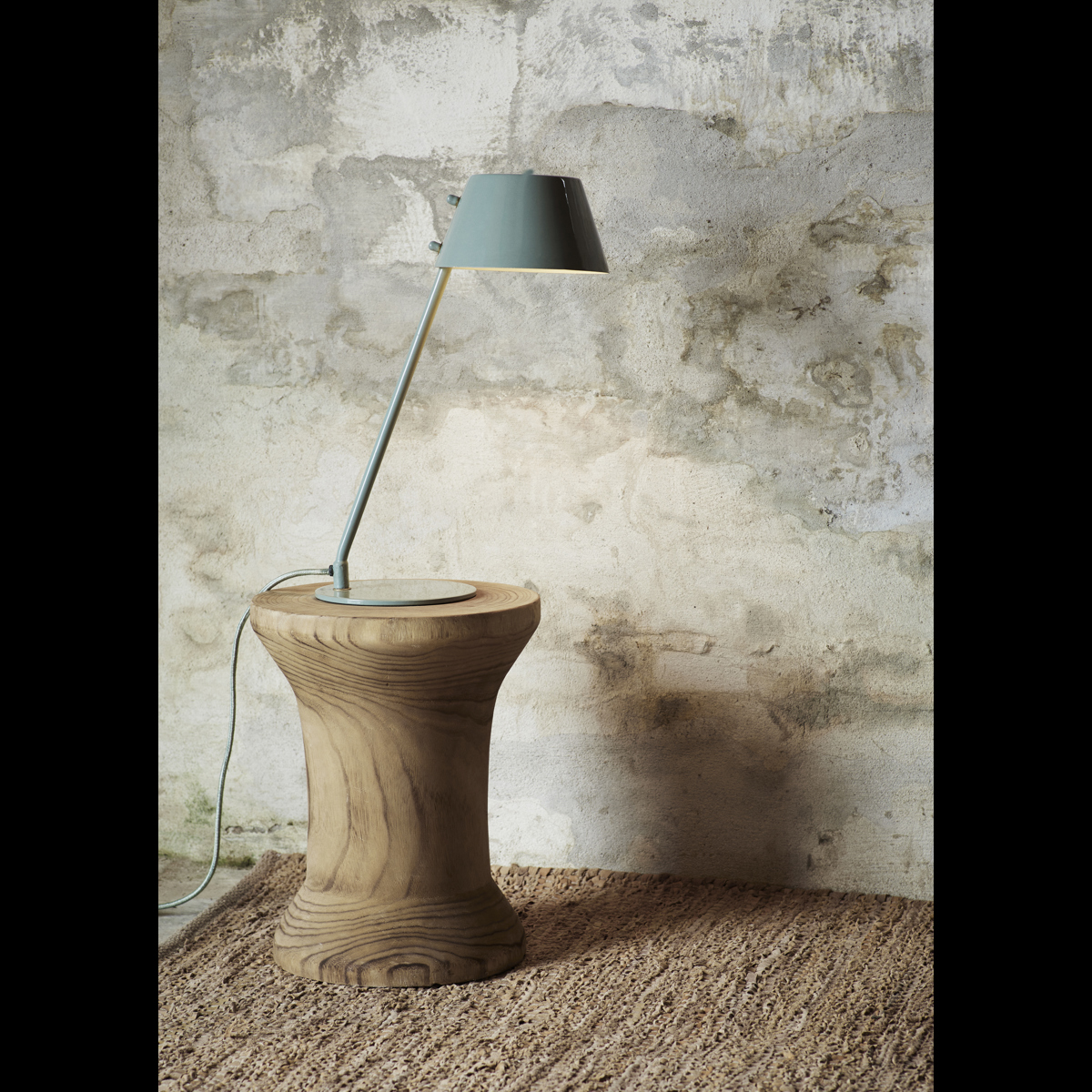 Enamel table lamp