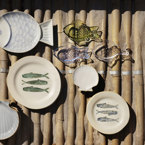 Stoneware seashell tray