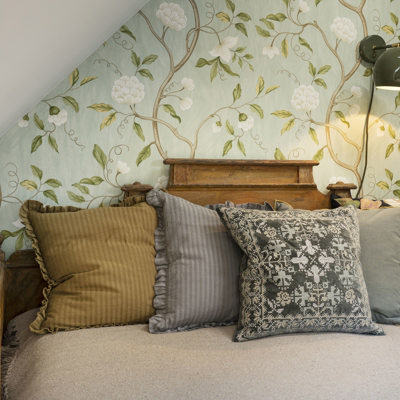 Natural Wall Decor Ideas for Warm Scandinavian Homes