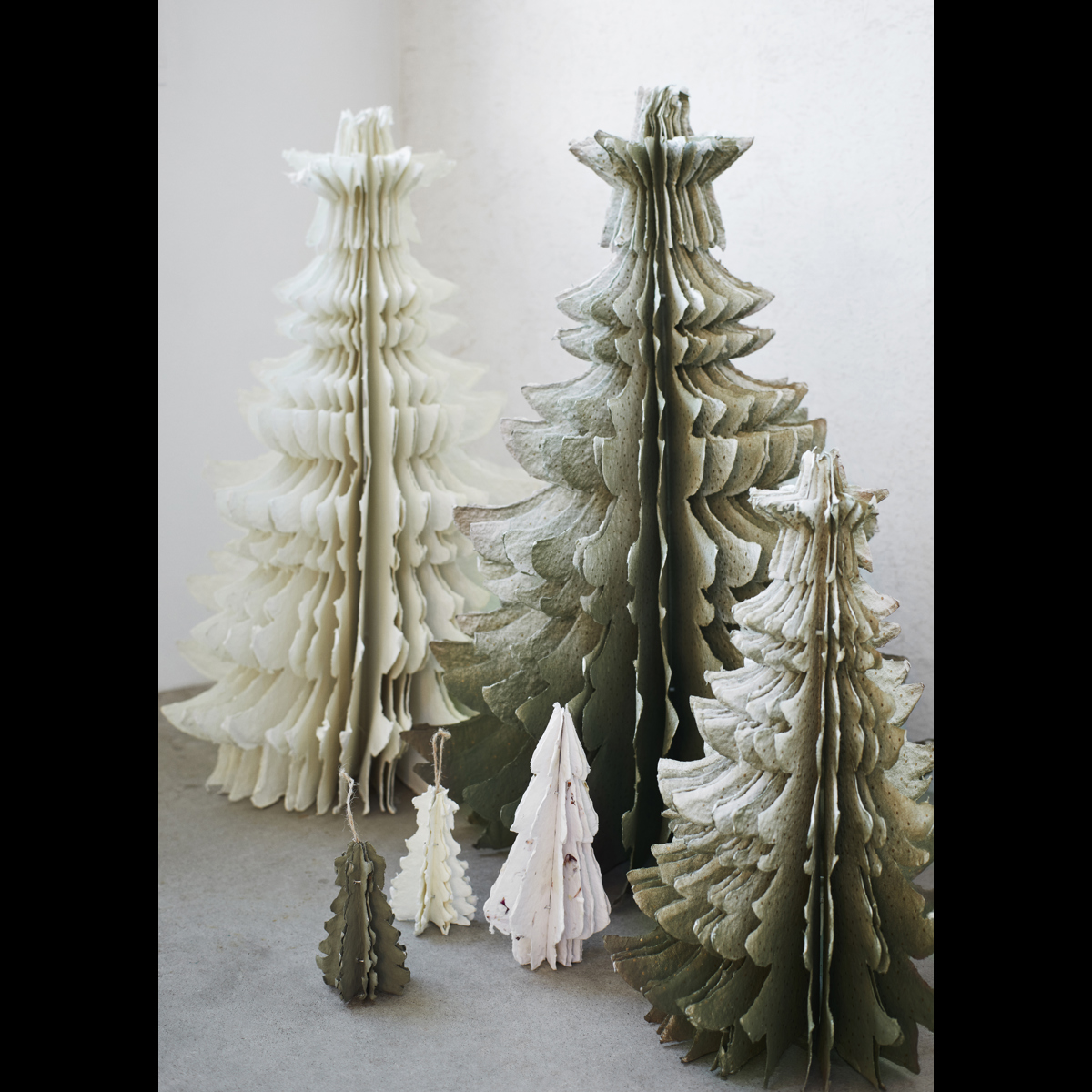 Hanging paper christmas tree