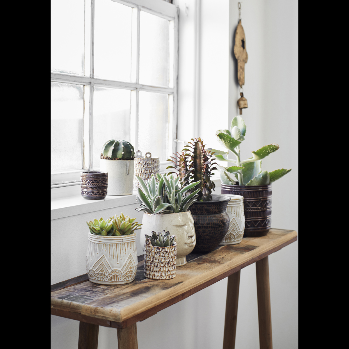 Stoneware flower pots