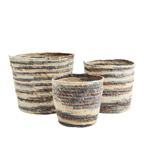 Maize leaf baskets