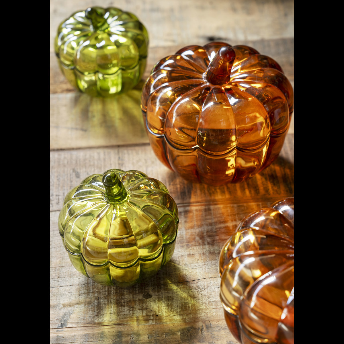 Glass bowls w/ lid