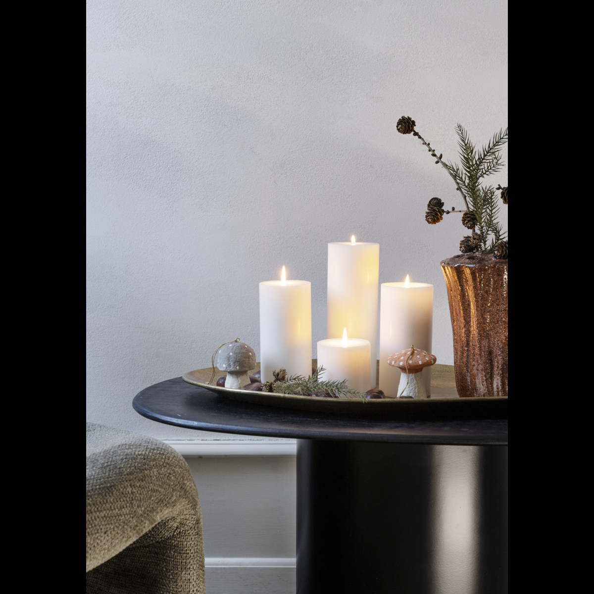 Hand hammered oval aluminium tray Hand hammered oval aluminium tray
