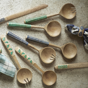 Wooden tong w/ bamboo