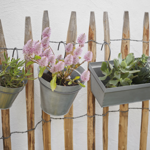Hanging iron planter
