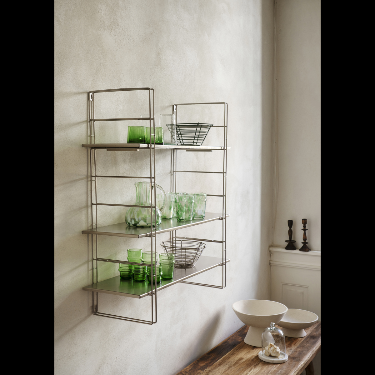 Glass clotch w/ marble